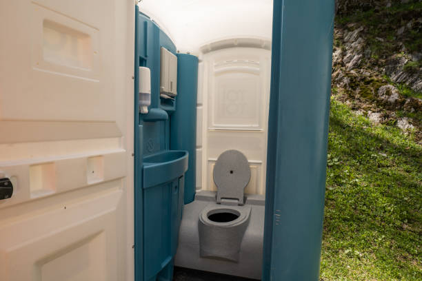 Porta potty delivery and setup in Coral Gables, FL